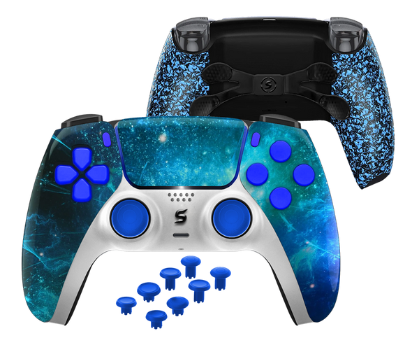Ein custom PS5-Controller mit einem detailreichen Galaxy-Look in verschiedenen Blautönen, verziert mit leuchtenden Sternen und nebelartigen Effekten.