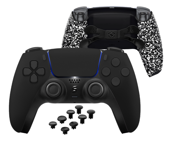 Schwarzer PS5-Controller mit hochwertiger Gummibeschichtung auf der Rückseite für einen festen Grip und langen Spielkomfort.